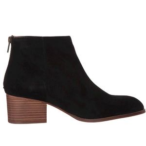 Seychelles- Beautiful Black Suede Booties. Size 7